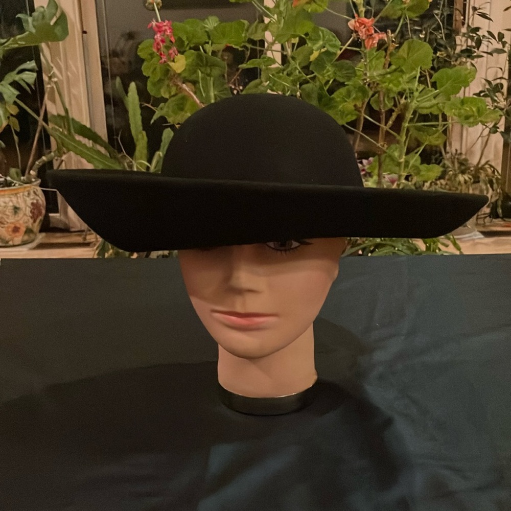 Chic Black Wool Felt Wide Brim Hat